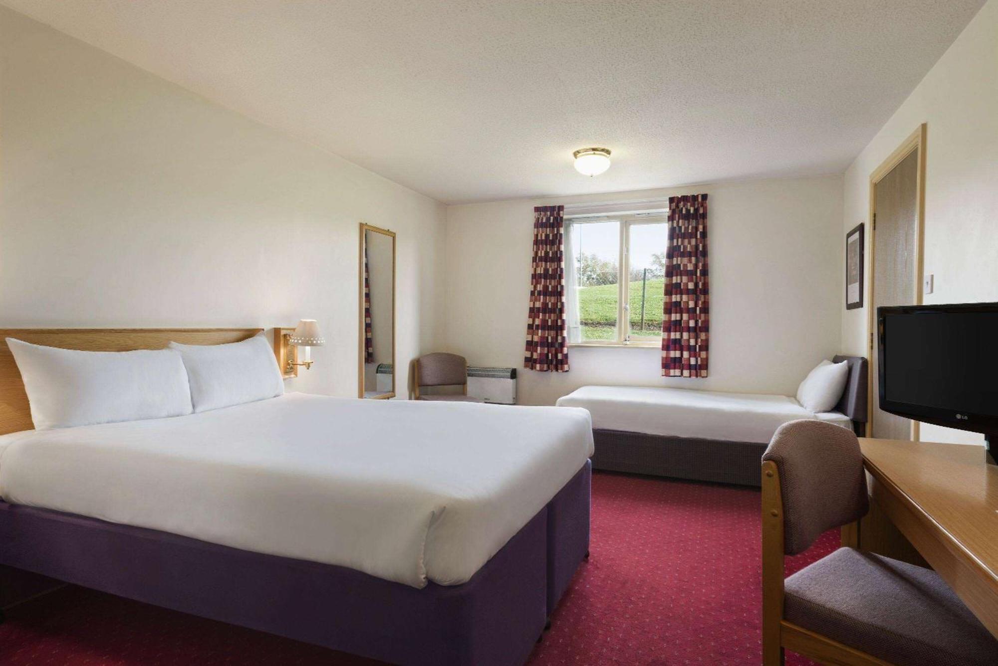 Days Inn Tewkesbury Strensham Kültér fotó